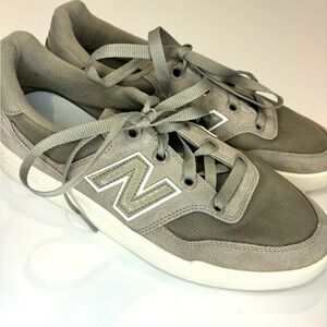 New Balance Gray Women’s Casual Sneaker Tennis Shoes Size 11.